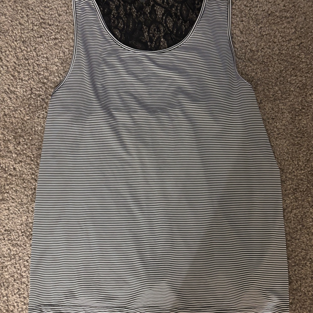 SHEIN Black and White Tank Top Sleeveless Style